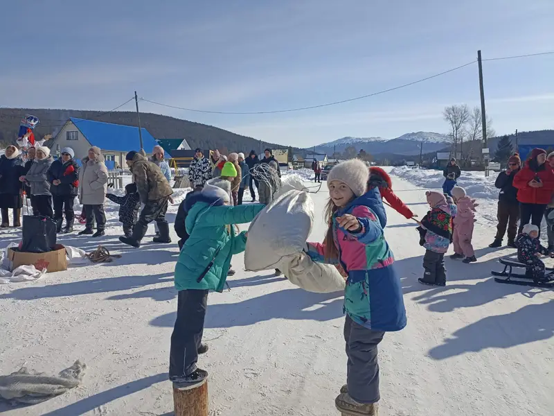 Блины и угощения