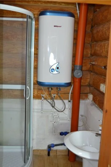 Холл с лестницей